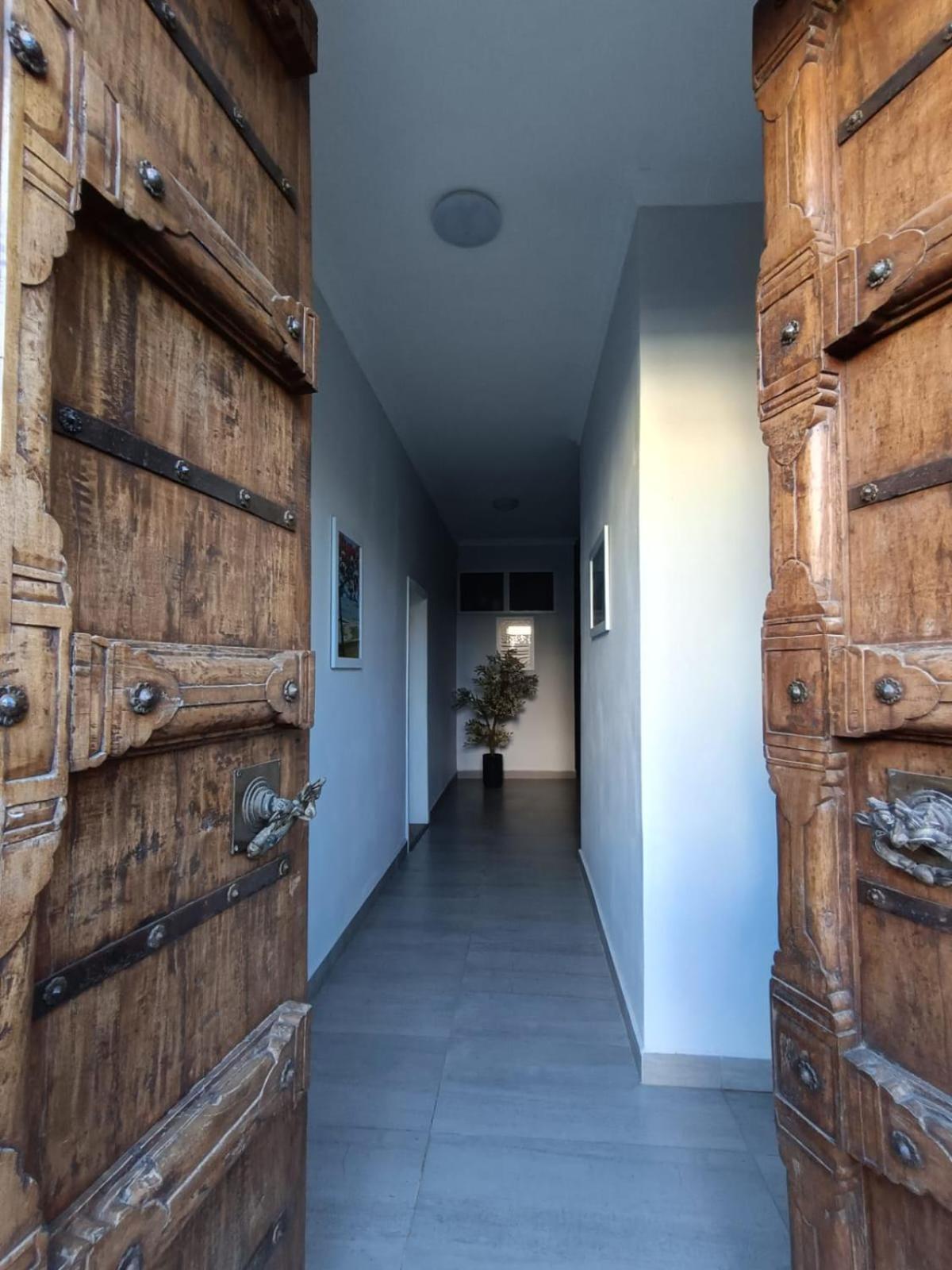 Newly Renovated Studio Apartment With Rooftop Pool, Few Steps To The Beach Flic en Flac Exterior foto