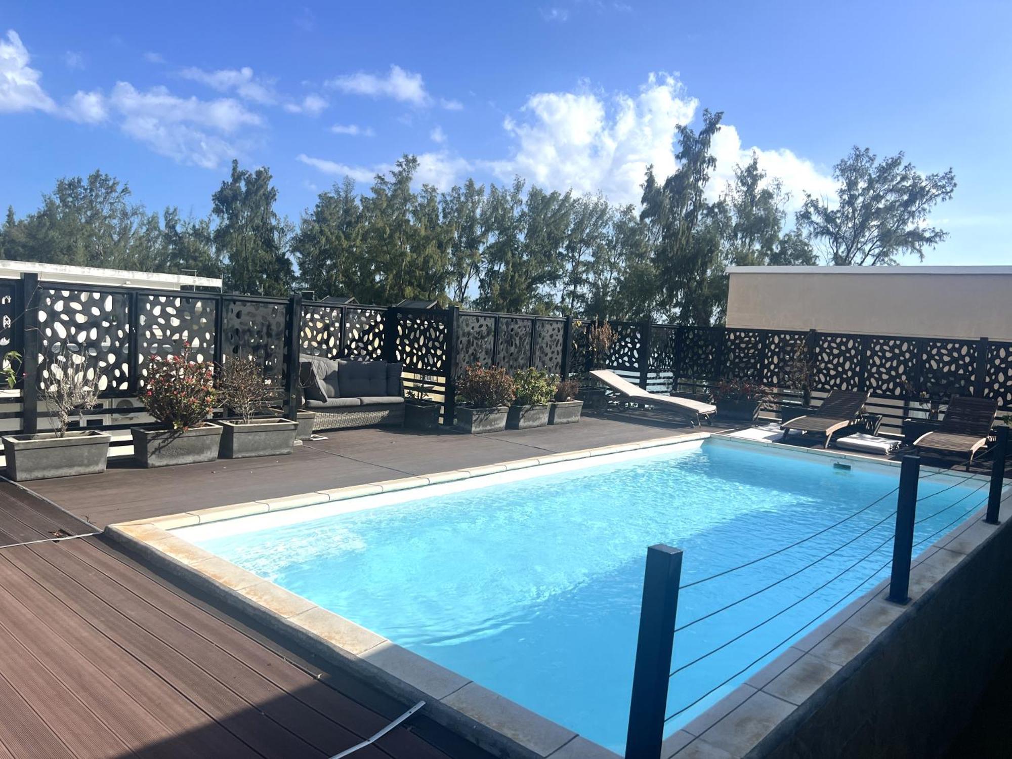 Newly Renovated Studio Apartment With Rooftop Pool, Few Steps To The Beach Flic en Flac Exterior foto